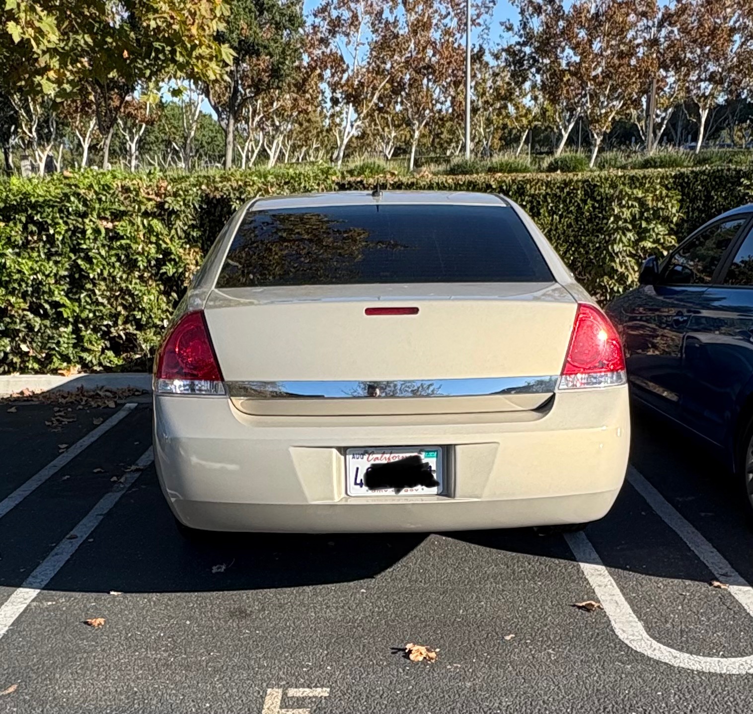 Used 2010 Chevrolet Impala LT w/ Convenience Package FWD image 4