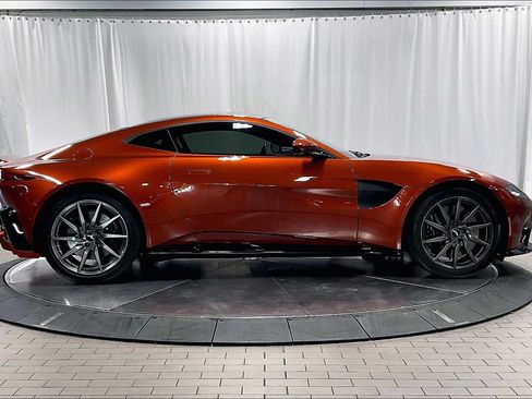 Used 2019 Aston Martin V8 Vantage Coupe 2D image 6