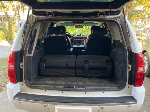 Used 2010 Chevrolet Tahoe LTZ image 13