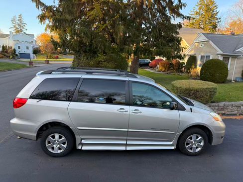Used 2008 Toyota Sienna LE image 12