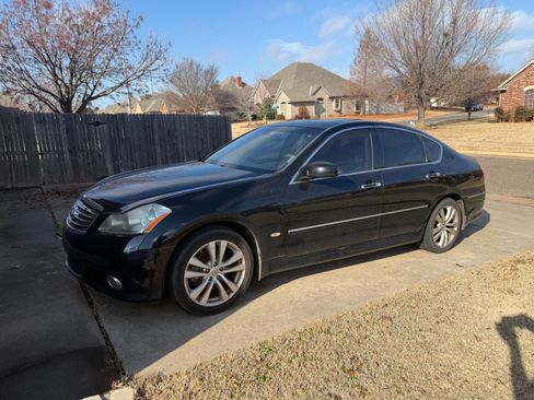 Used 2010 INFINITI M35 x w/ Technology Pkg image 1