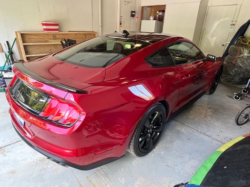 Used 2021 Ford Mustang GT Premium RWD image 6