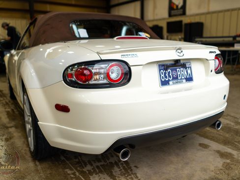 Used 2007 MAZDA MX-5 Miata Grand Touring w/ Premium Pkg image 10