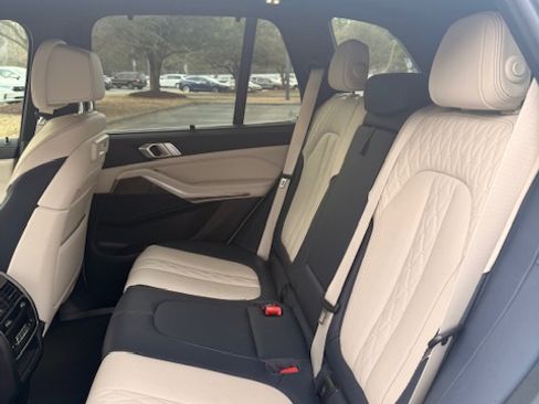 Used 2022 BMW X5 xDrive45e w/ Executive Package image 15