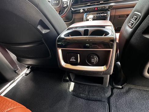 Used 2022 Kia Carnival SX Prestige FWD image 28
