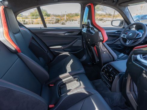 Used 2022 BMW M5 CS image 11