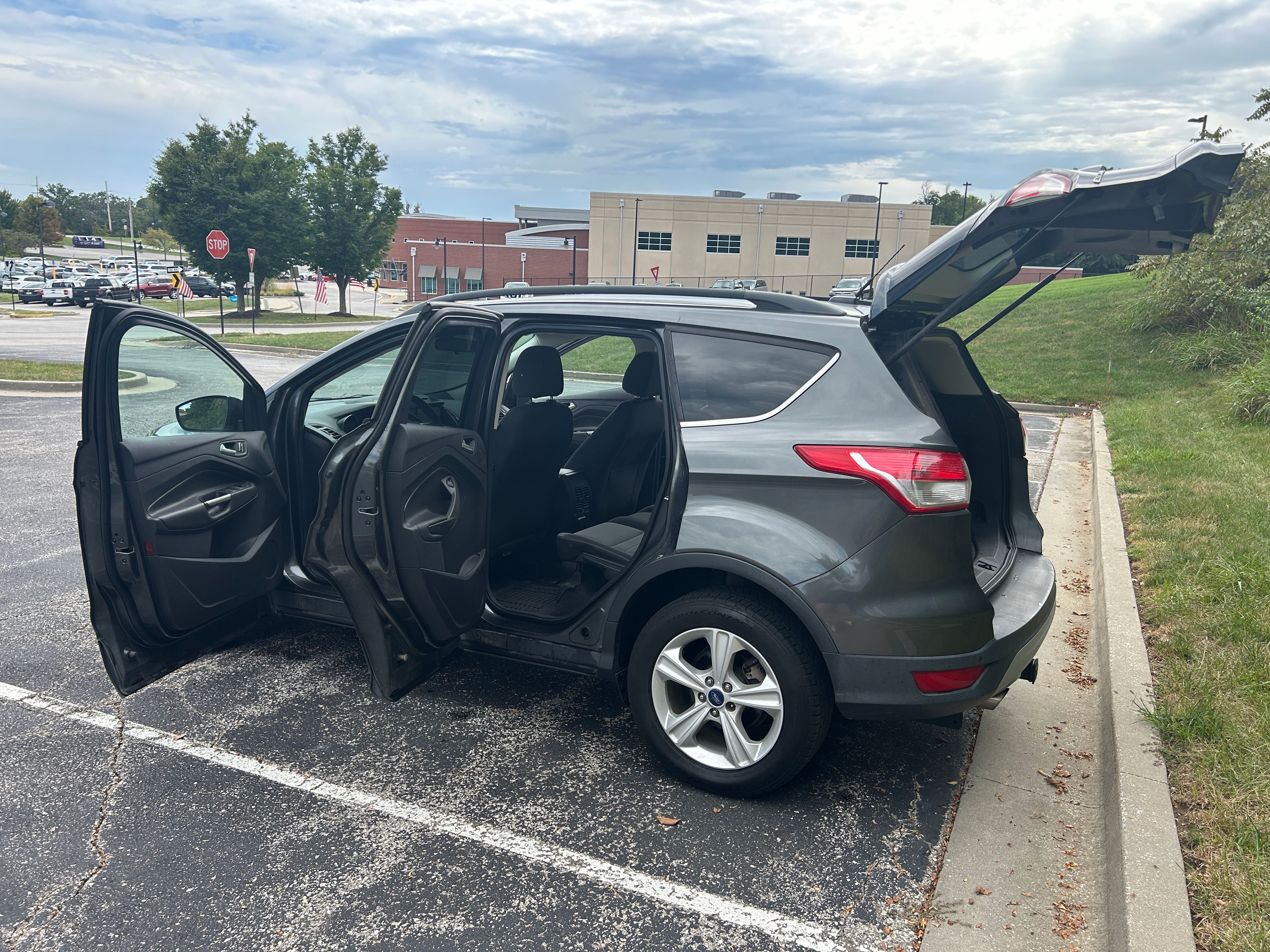 Used 2016 Ford Escape SE w/ Equipment Group 201A AWD/4WD image 10