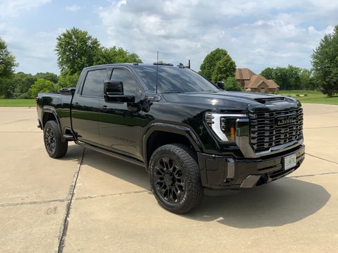 Used 2024 GMC Sierra 2500 Denali Ultimate image 10