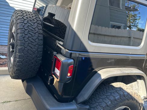 Used 2018 Jeep Wrangler Unlimited Sport S image 11