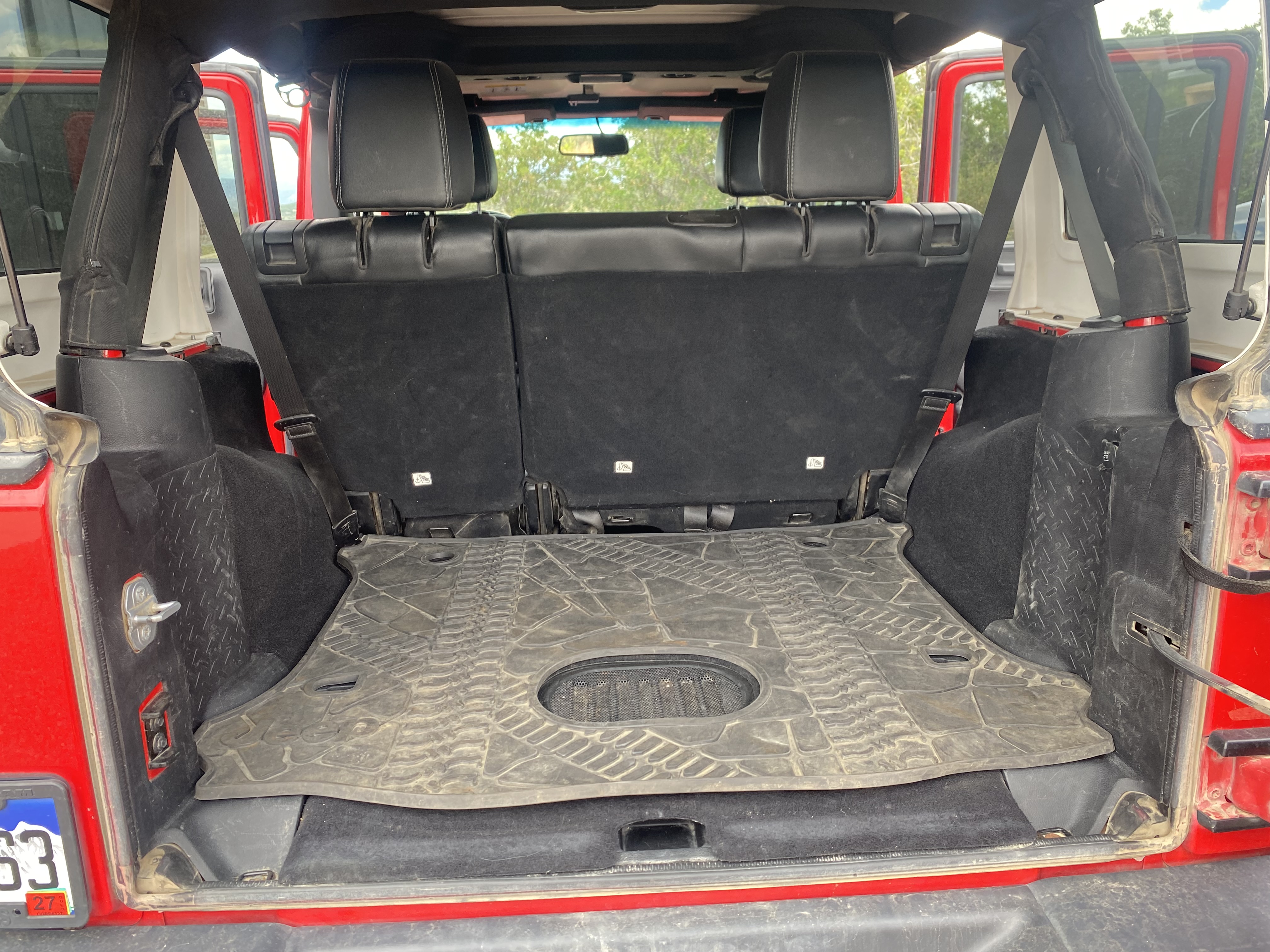 Used 2015 Jeep Wrangler Unlimited Rubicon AWD/4WD image 10