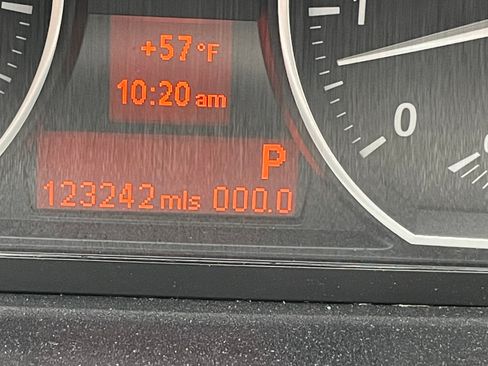 Used 2011 BMW 128i Convertible image 4