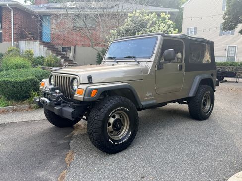 Used 2004 Jeep Wrangler 4WD image 1