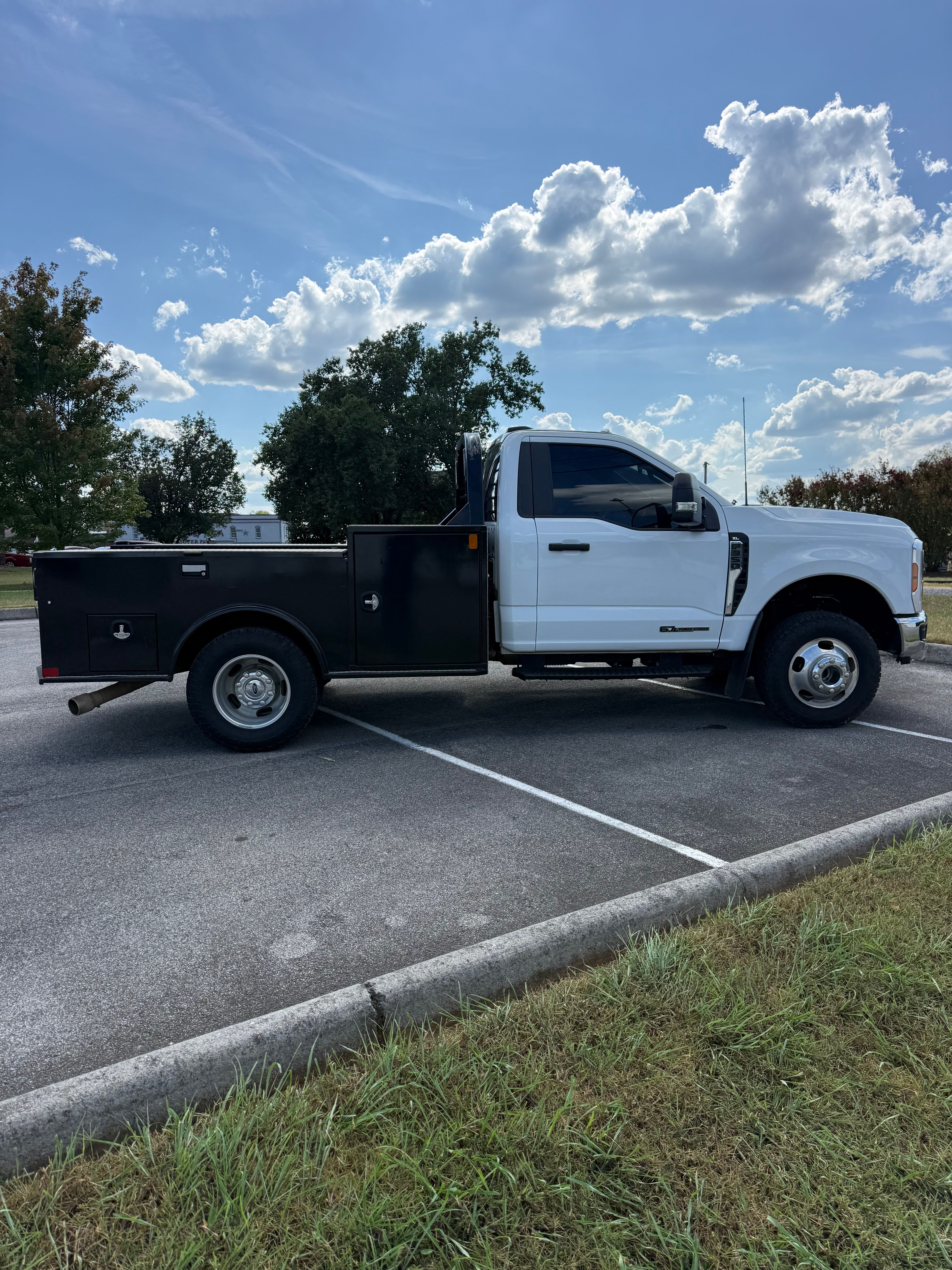 Used 2024 Ford F350 XL w/ XL Chrome Package AWD/4WD image 2