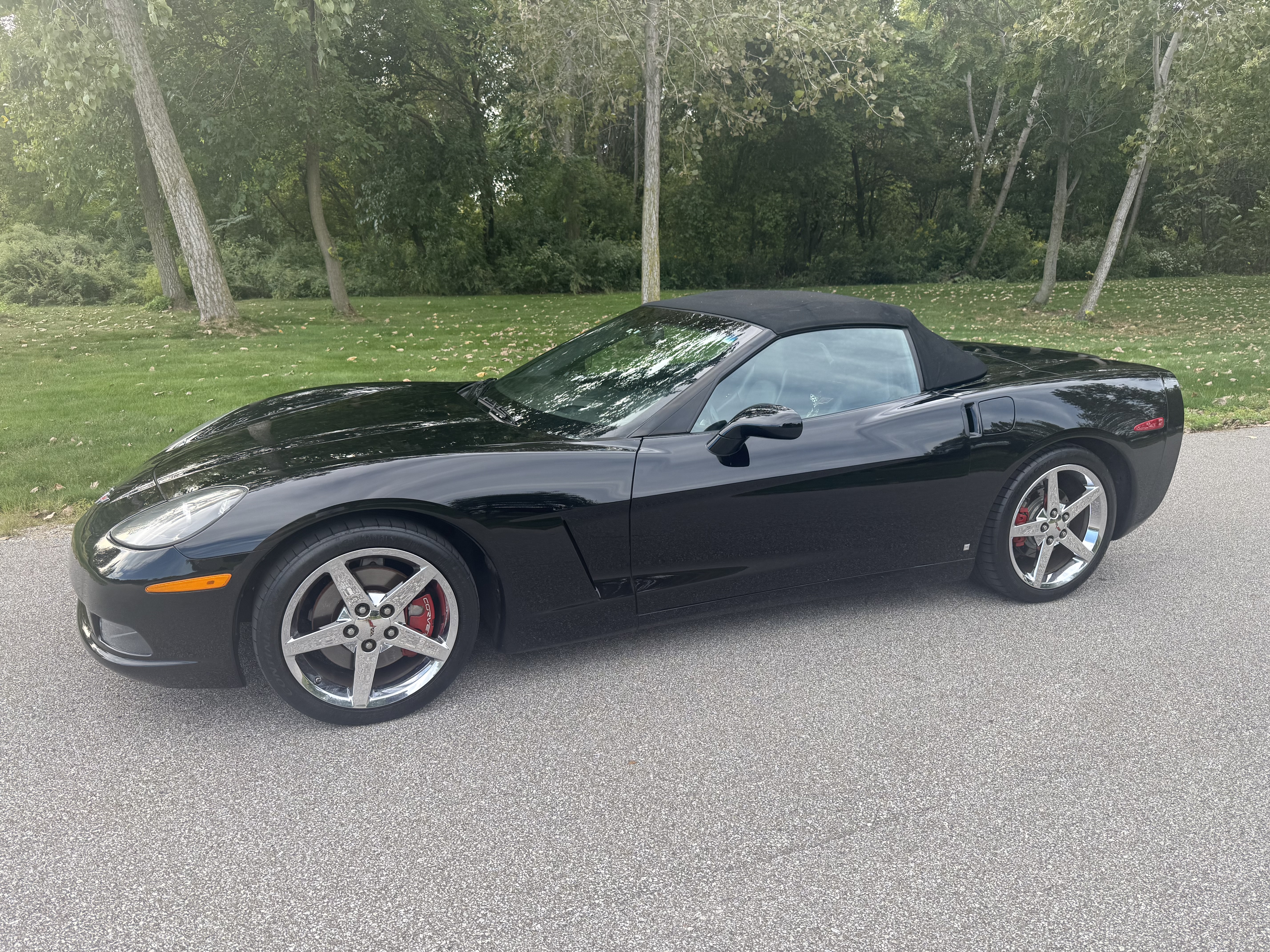 Used 2008 Chevrolet Corvette Convertible w/ Preferred Equipment Group RWD image 9