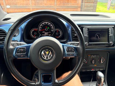 Used 2017 Volkswagen Beetle 1.8T Classic image 10