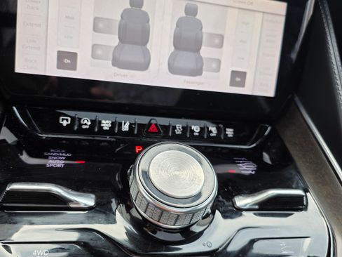 Used 2023 Jeep Grand Wagoneer Series II image 13