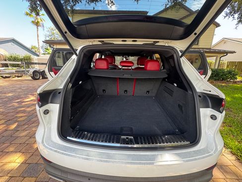 Used 2020 Porsche Cayenne AWD/4WD image 17