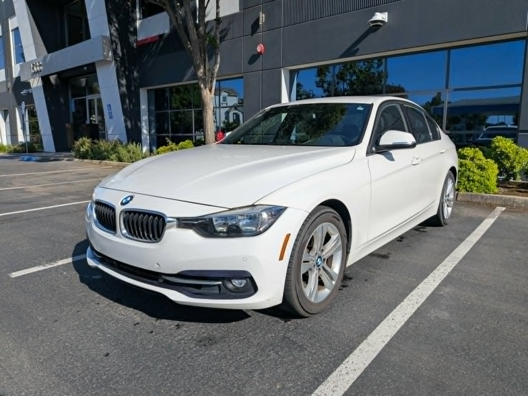 Used 2016 BMW 328i Sedan RWD image 1