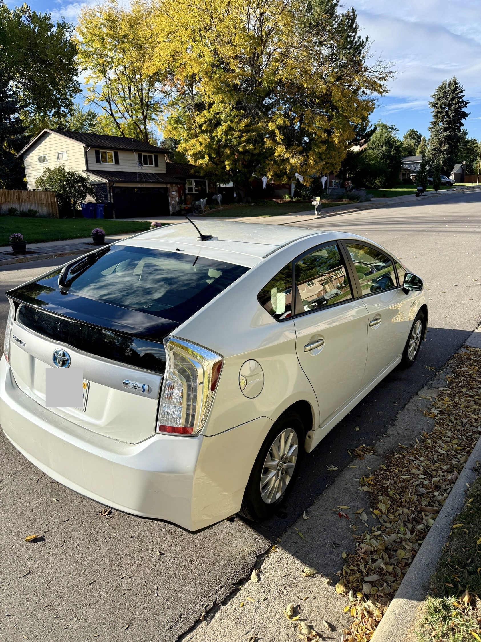 Used 2014 Toyota Prius Prime Plug-In Hybrid FWD image 4