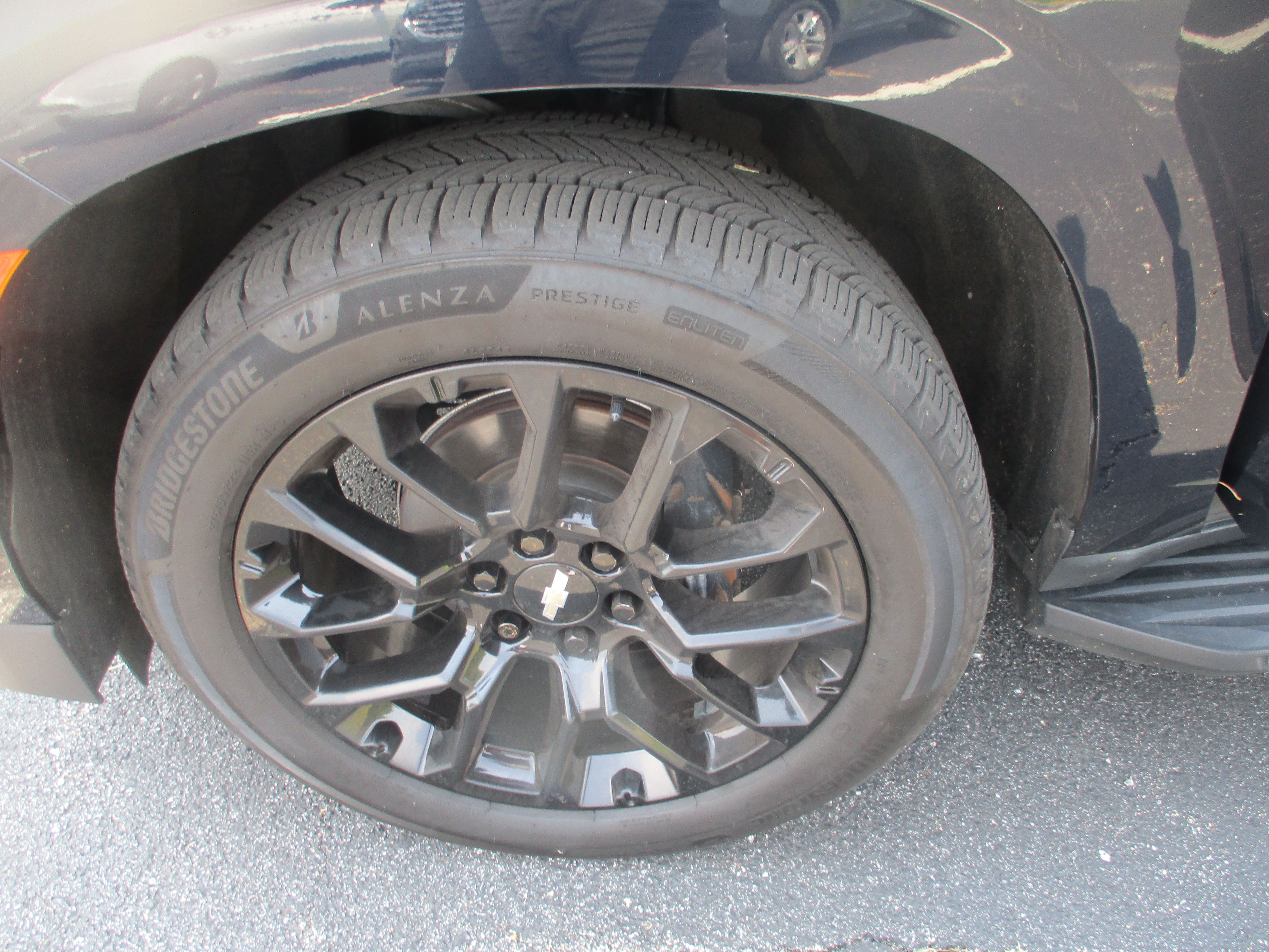 Used 2023 Chevrolet Tahoe High Country AWD/4WD image 26