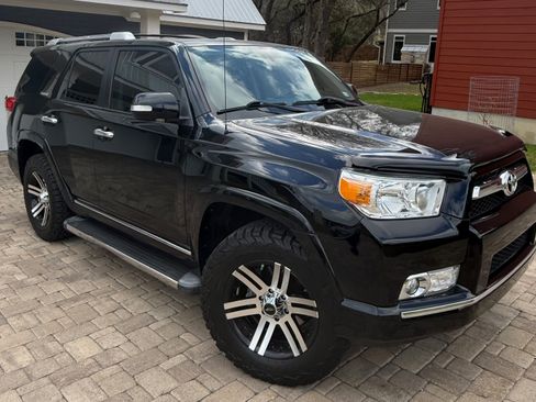 Used 2010 Toyota 4Runner Limited image 11