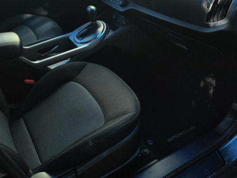 Used 2015 Kia Sportage LX image 11