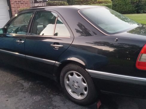 Used 1995 Mercedes-Benz C 220 Sedan image 2
