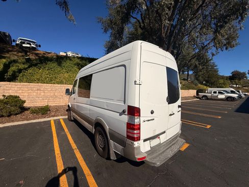 Used 2011 Mercedes-Benz Sprinter 2500 image 5