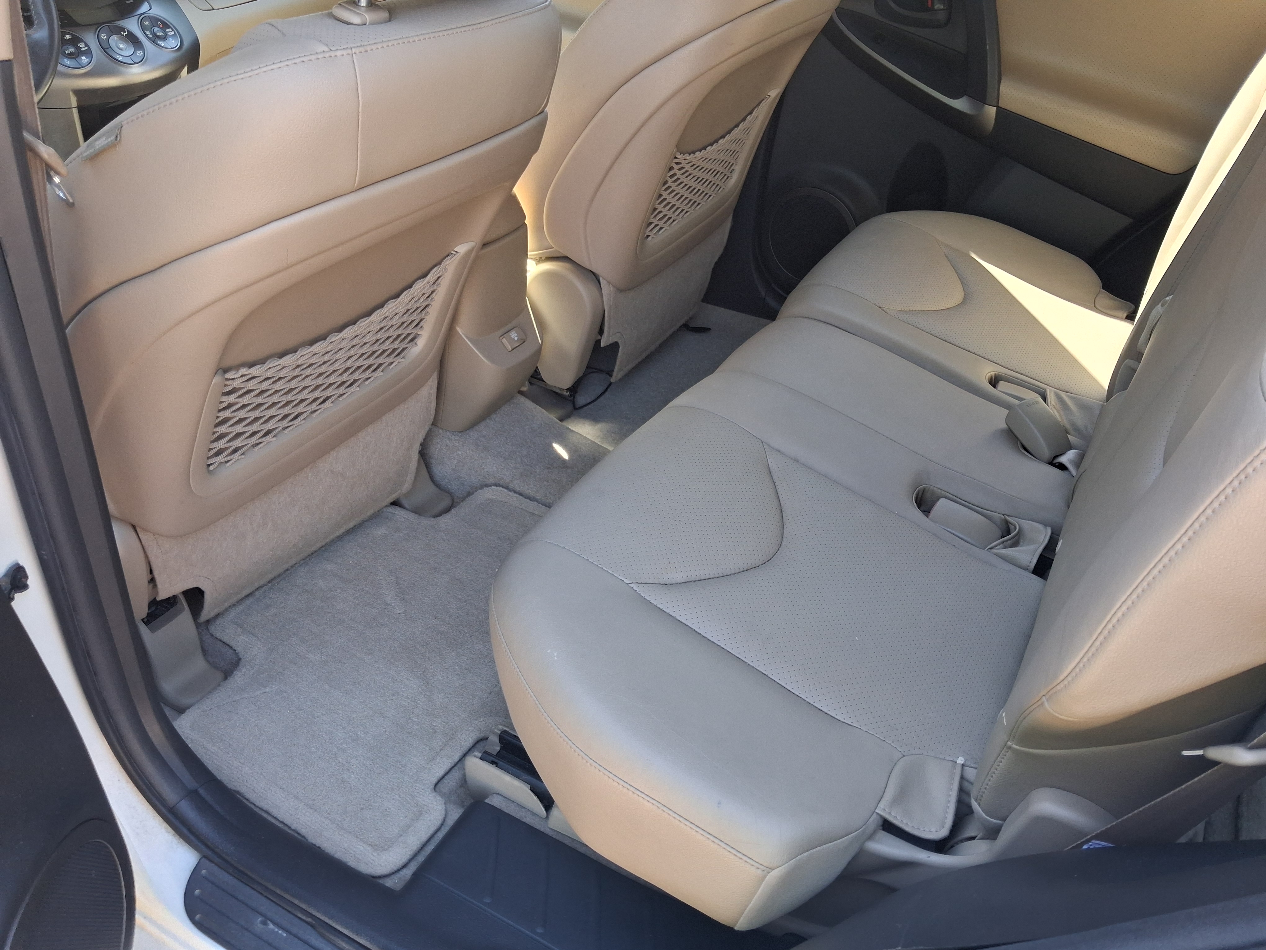 Used 2010 Toyota RAV4 Limited w/ Limited Extra Value Pkg AWD/4WD image 21