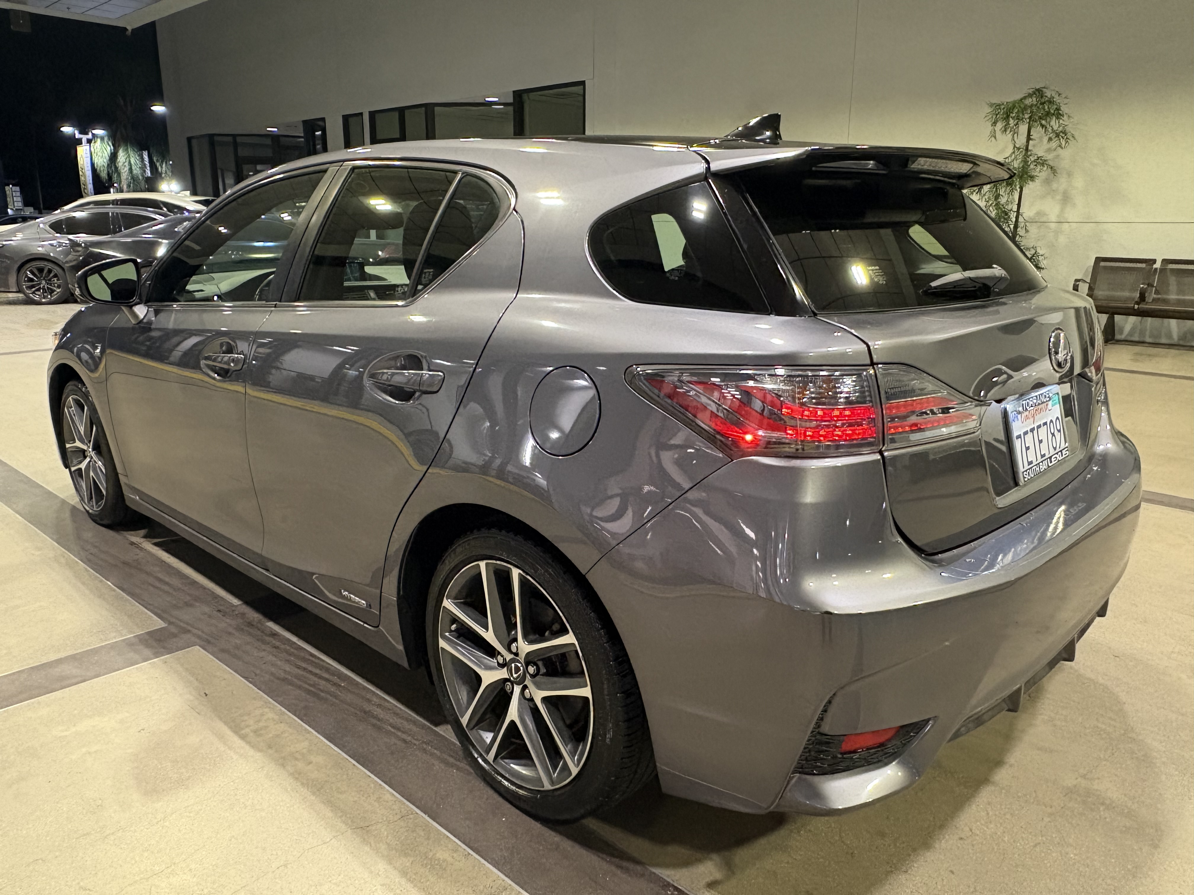 Used 2014 Lexus CT 200h w/ F Sport w/Nuluxe Interior FWD image 6
