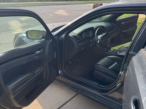 Used 2019 Chrysler 300 S image 11