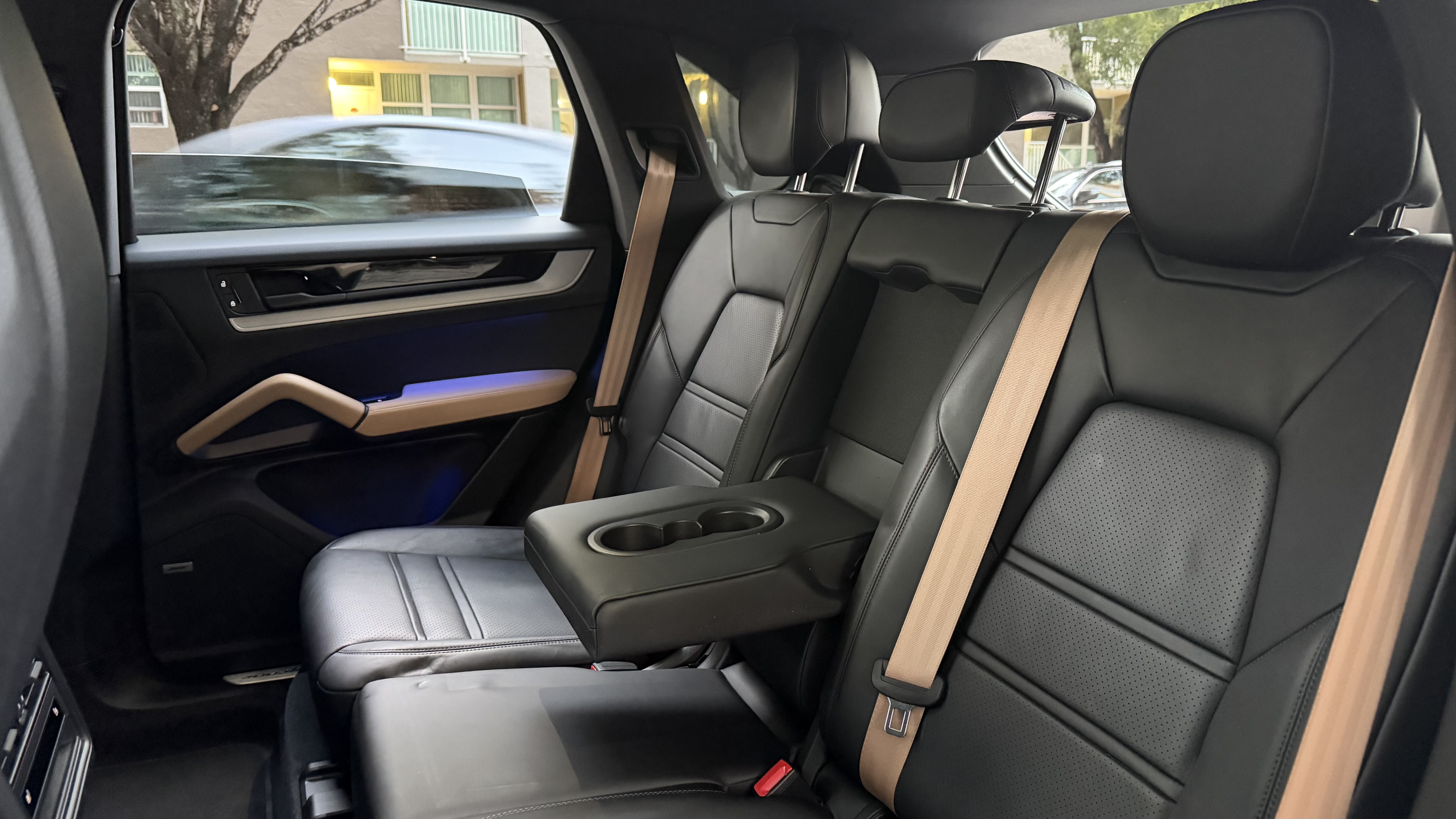 Used 2024 Porsche Cayenne AWD/4WD image 15