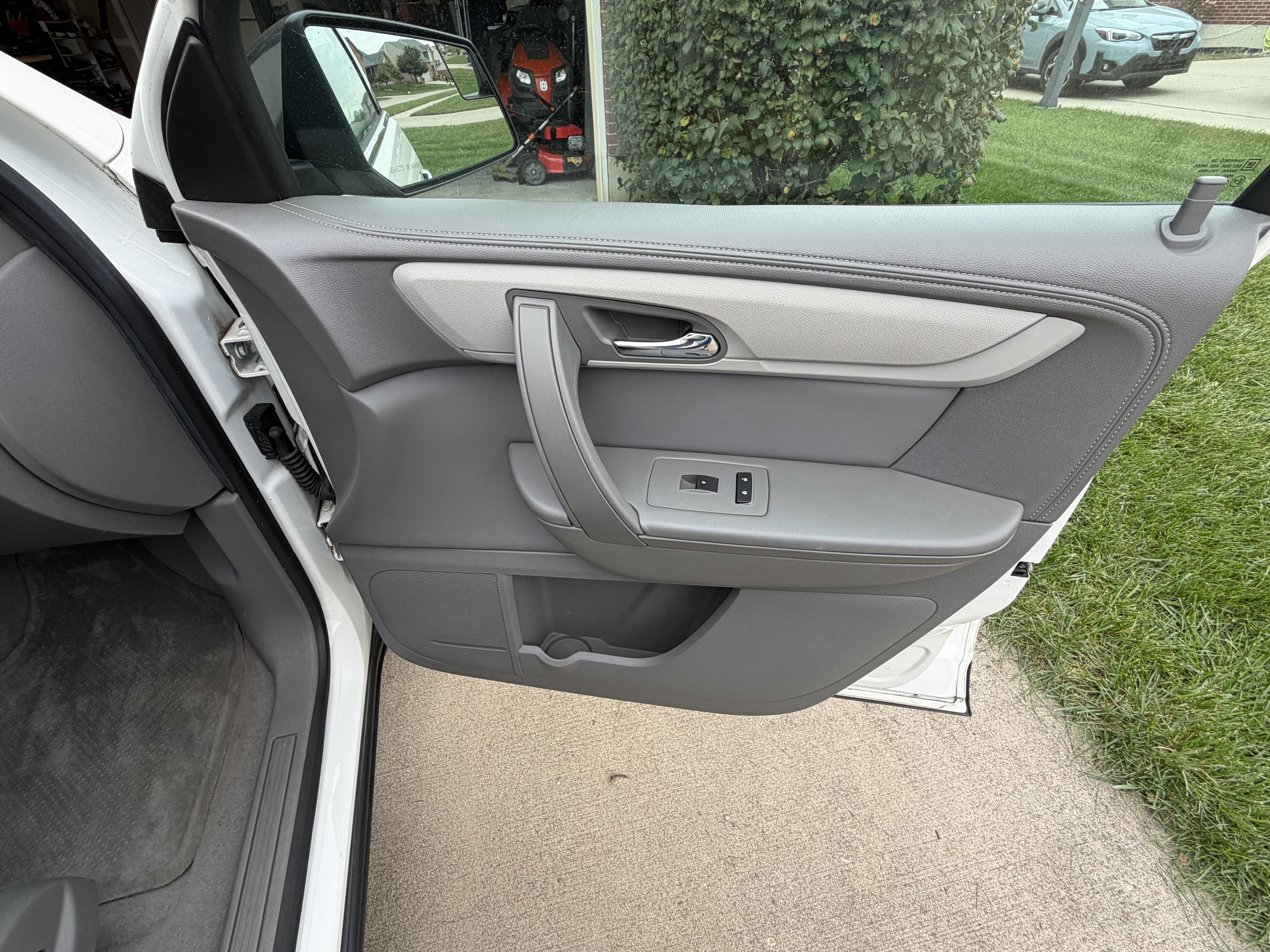Used 2015 Chevrolet Traverse LT w/ Style and Technology Package FWD image 20