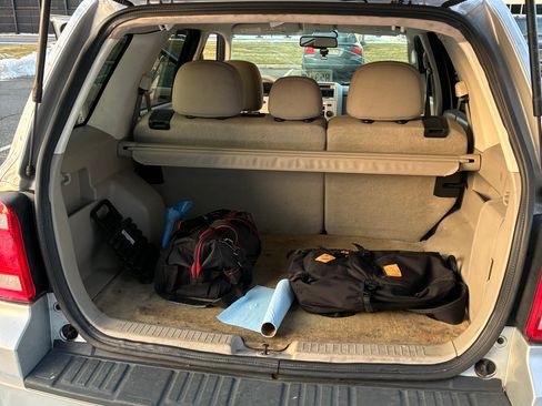 Used 2011 Ford Escape XLT w/ Cargo Pkg image 13