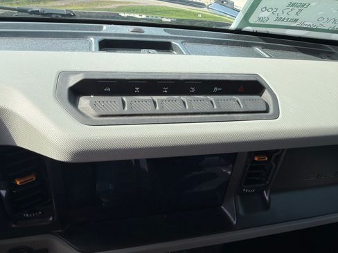 Used 2022 Ford Bronco Badlands w/ Sasquatch Package AWD/4WD image 10