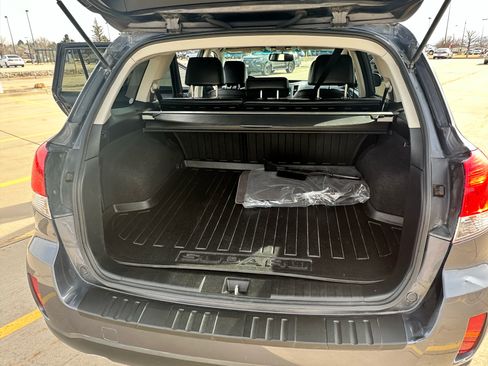 Used 2014 Subaru Outback 2.5i Limited w/ Moonroof Package image 13