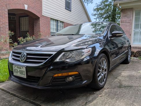 Used 2010 Volkswagen CC Sport FWD image 1
