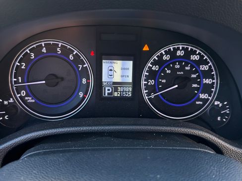 Used 2011 INFINITI G37 Journey w/ Premium Pkg image 11