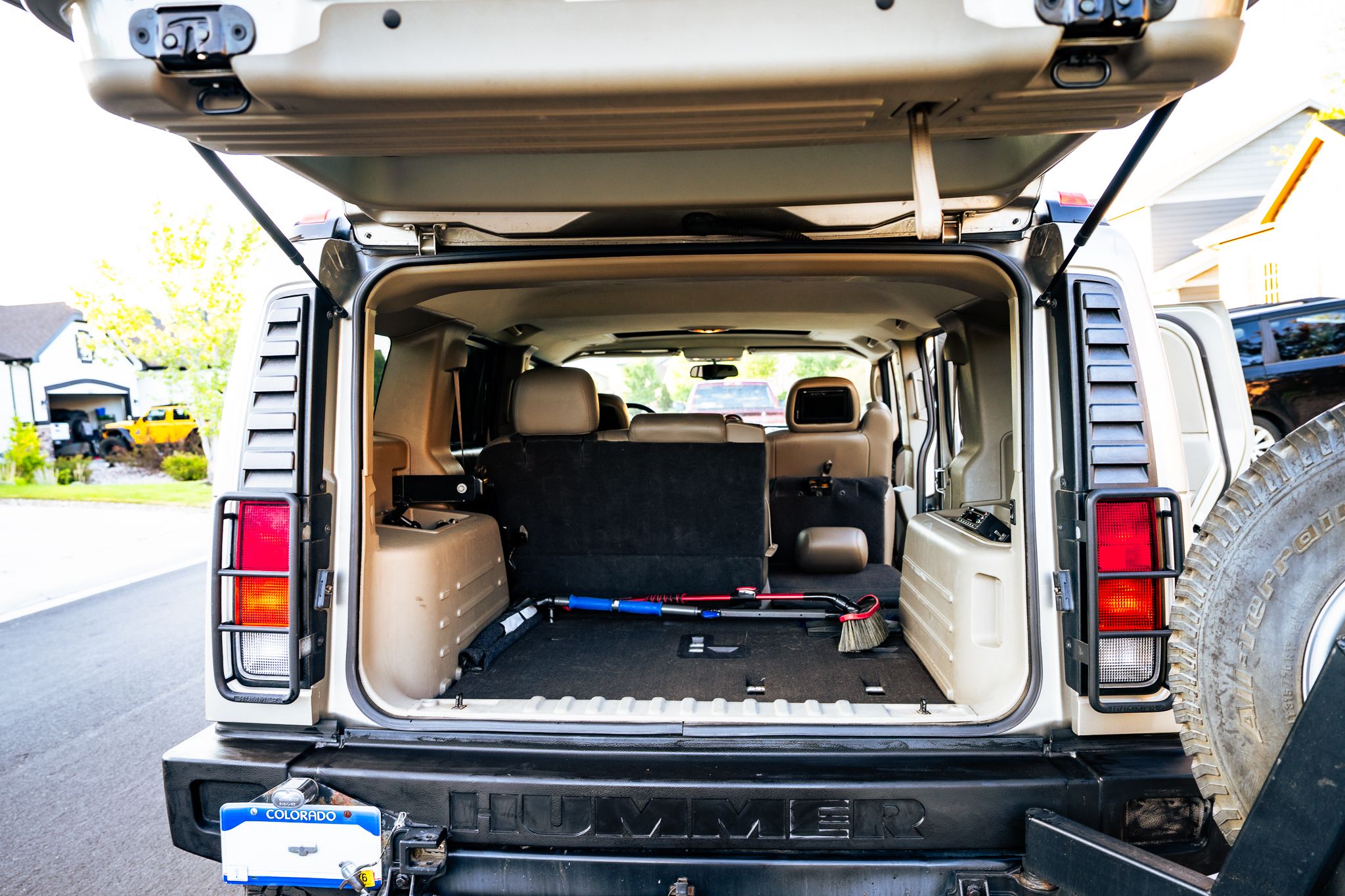 Used 2004 HUMMER H2 w/ Preferred Equipment Group AWD/4WD image 11