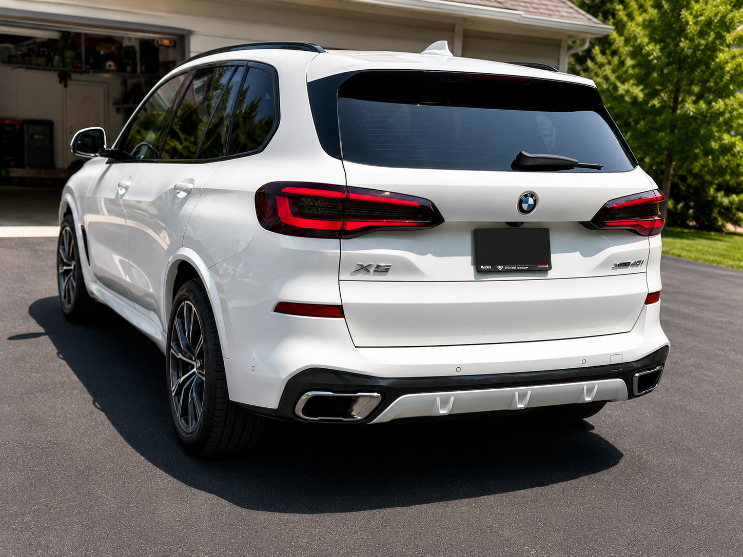 Used 2023 BMW X5 xDrive40i w/ M Sport Package AWD/4WD image 4