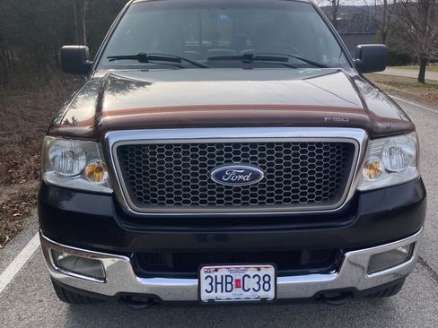 Used 2005 Ford F150 Lariat image 2