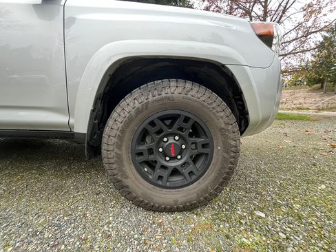 Used 2021 Toyota 4Runner TRD Off-Road Premium w/ Moonroof Package image 25
