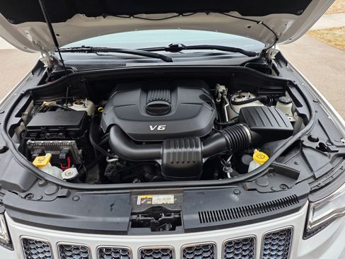 Used 2014 Jeep Grand Cherokee Summit image 6