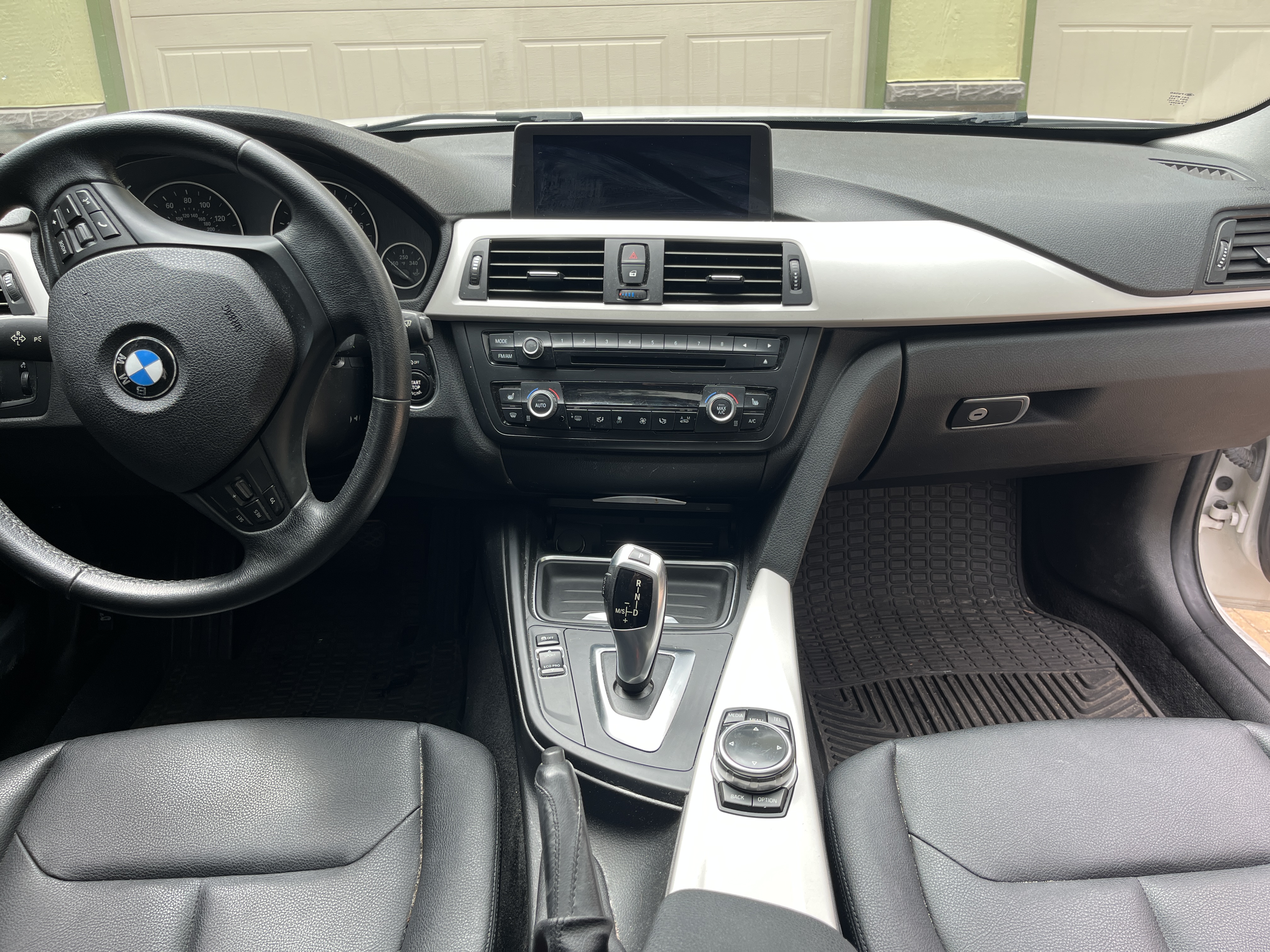 Used 2014 BMW 320i xDrive Sedan AWD/4WD image 6