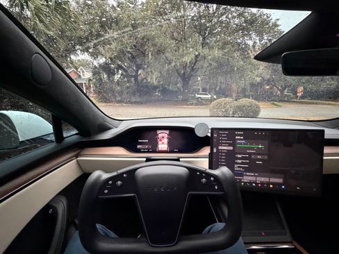 Used 2023 Tesla Model S image 16