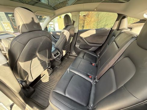 Used 2021 Tesla Model Y Long Range image 13