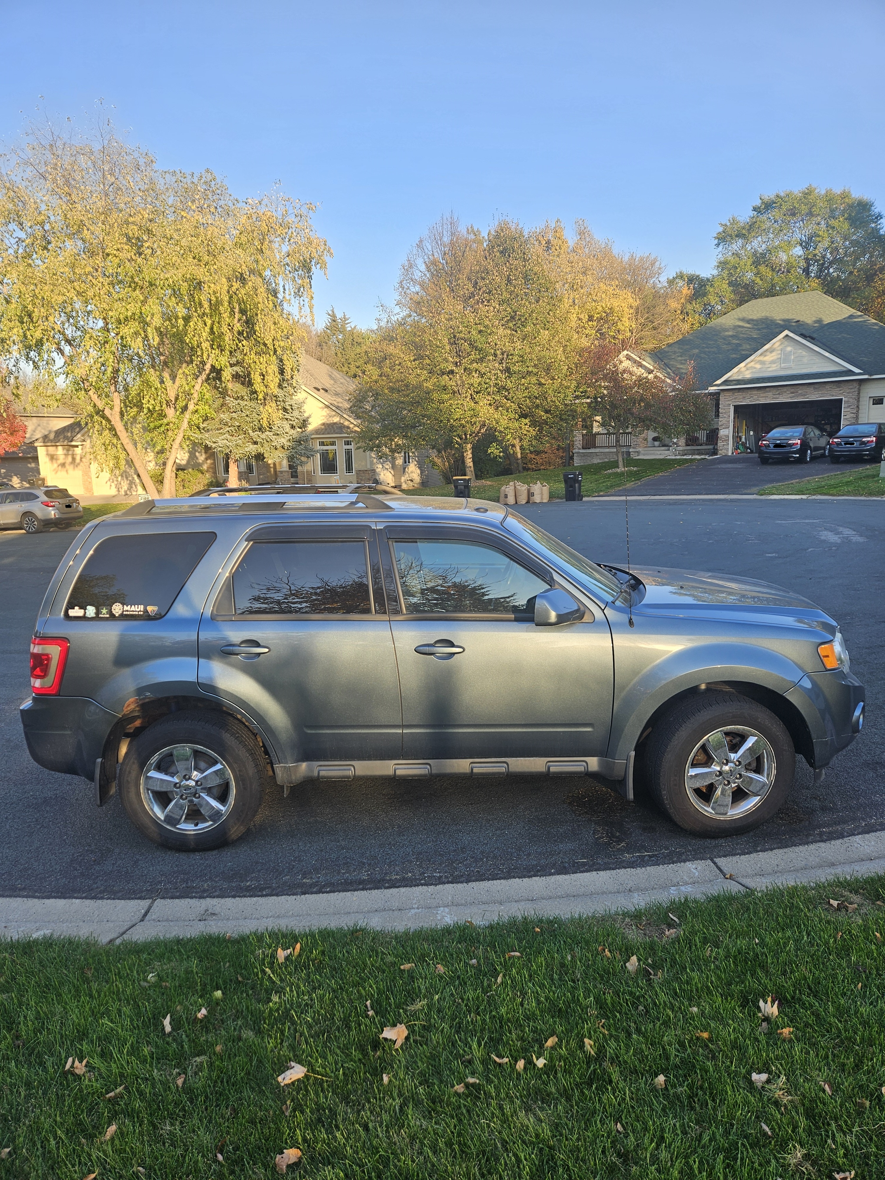Used 2010 Ford Escape Limited AWD/4WD image 9