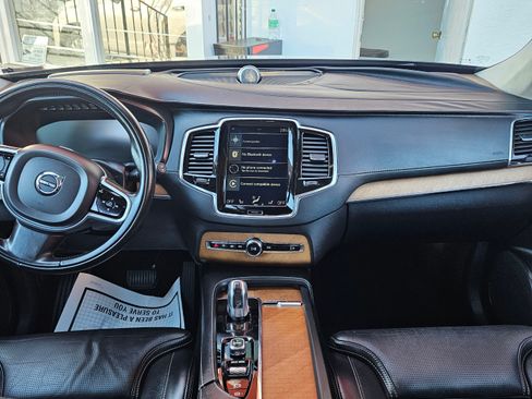 Used 2017 Volvo XC90 T8 Inscription w/ Luxury Package image 13