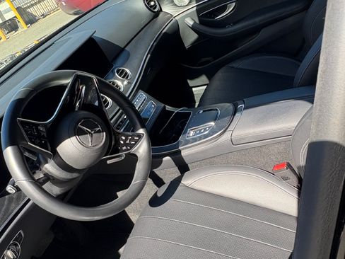Used 2022 Mercedes-Benz E 350 Sedan image 8