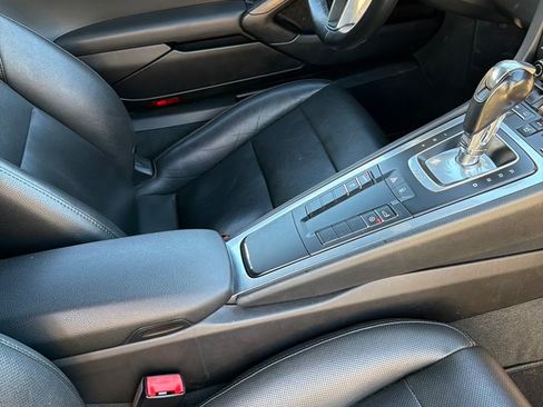 Used 2018 Porsche 718 Cayman image 15